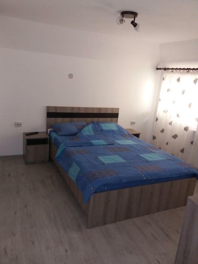 Lip Si Ely Hotel Dâmbovicioara Bagian luar foto